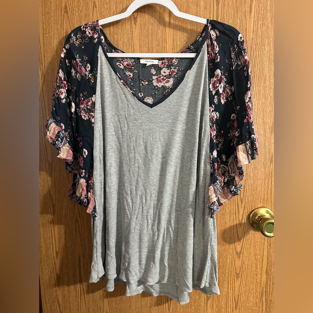 Maurices Gray Top with Floral Sleeves